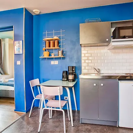 La Bonbonniere, Bleue Ou Rose *