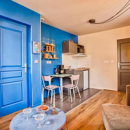 La Bonbonniere, Bleue Ou Rose * カーン