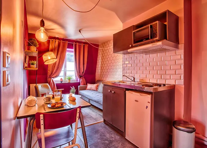 La Bonbonniere, Bleue Ou Rose アパート カーン